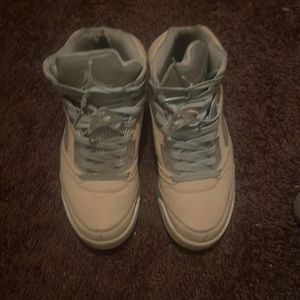 these are jordan 5s easter's don't really wear no more come buy cashapp or cash